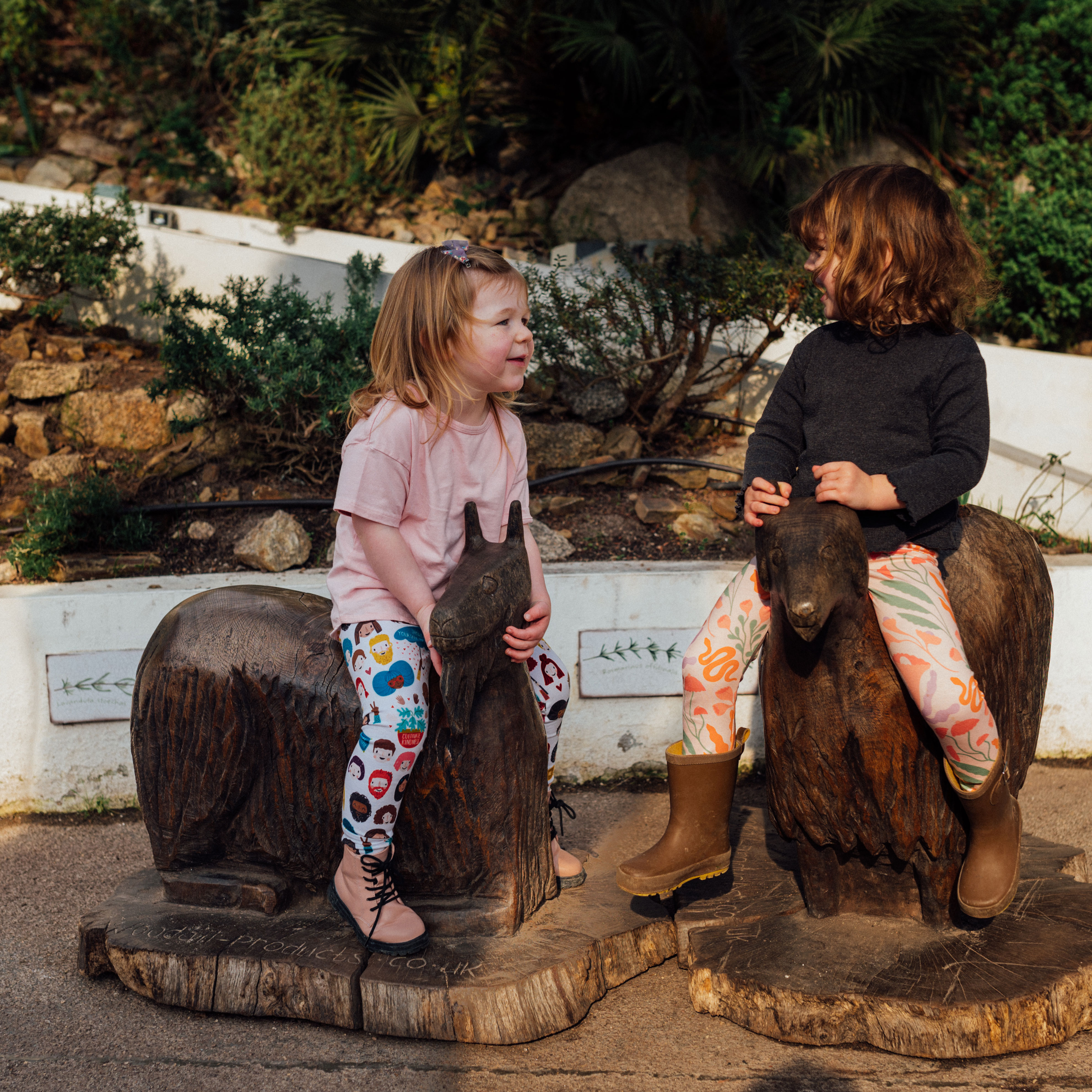 Kids leggings feature
