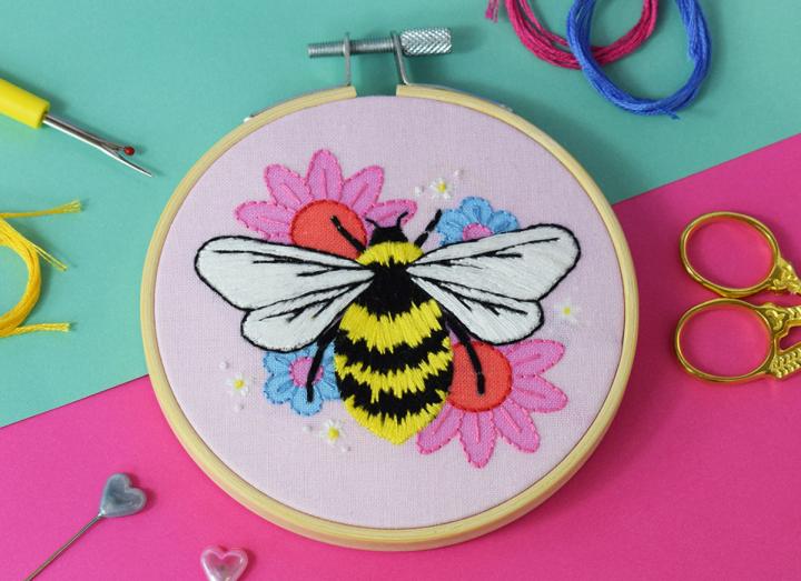 Bee mini embroidery kit