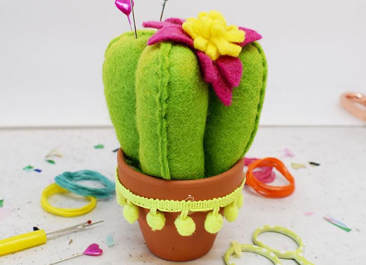 Prickly cactus pin cushion sewing kit